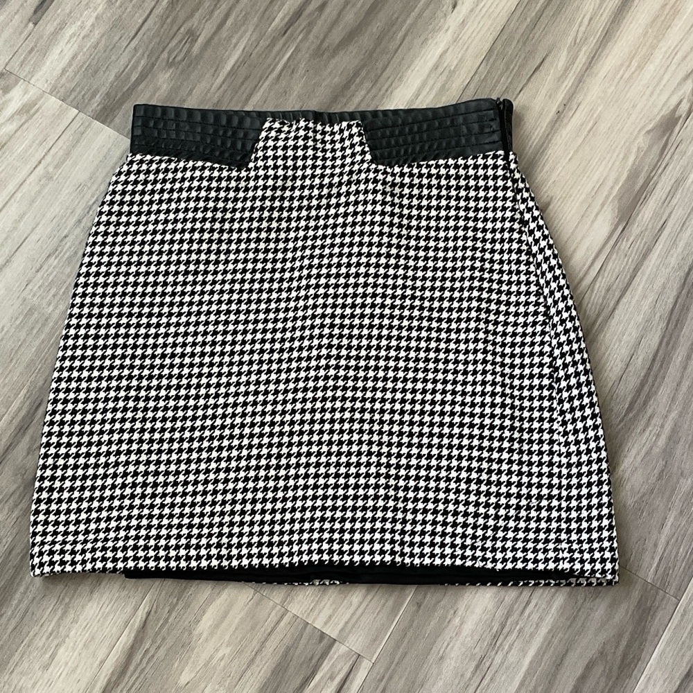 Zara Classic Black and White Tweed Houndstooth Skirt size xs - Picture 3 of 5